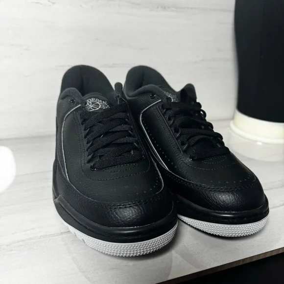 Nike Black Athletic Shoes Jordan 2 lows